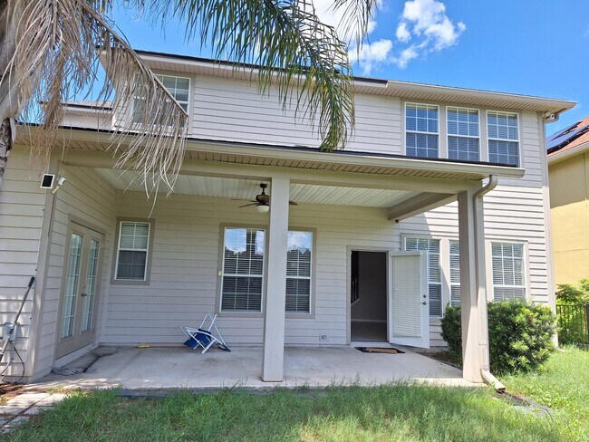 Foto del edificio - 6354 Greenland Chase Blvd