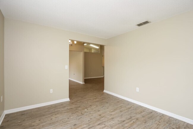 Building Photo - 6257 Napa Dr