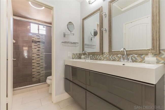 Foto del edificio - 2 Bed / 2 Bath Townhome in El Cajon