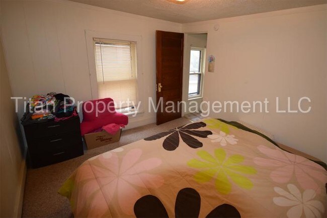Building Photo - Affordable 1 Bedroom Upper