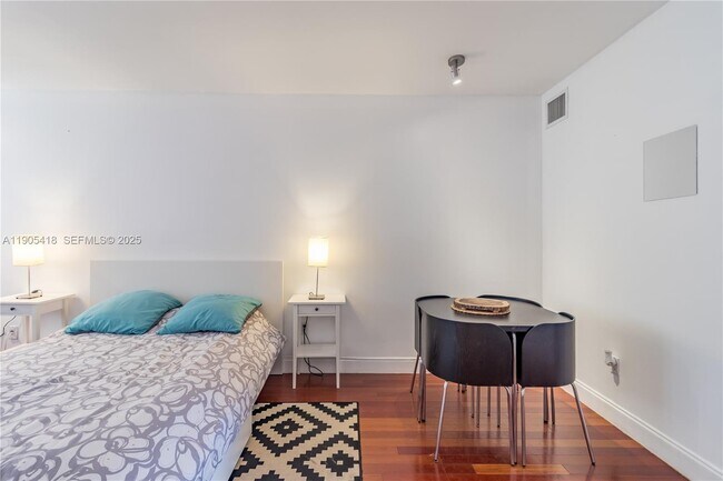 Foto del edificio - 1340 Drexel Ave