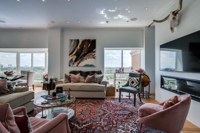 Foto del edificio - Gorgeous 9th Floor 1/1.5 Condo For Rent!