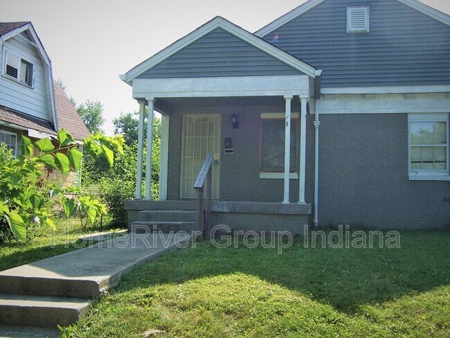 Building Photo - 2351 Lasalle St