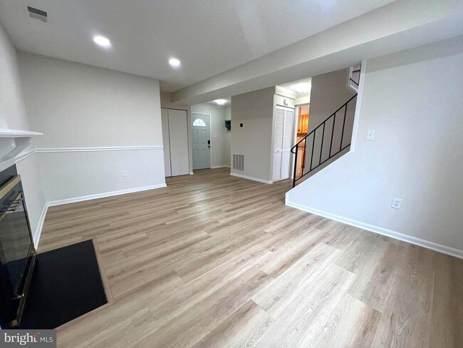 Foto del edificio - 13314 Hollinger Ave