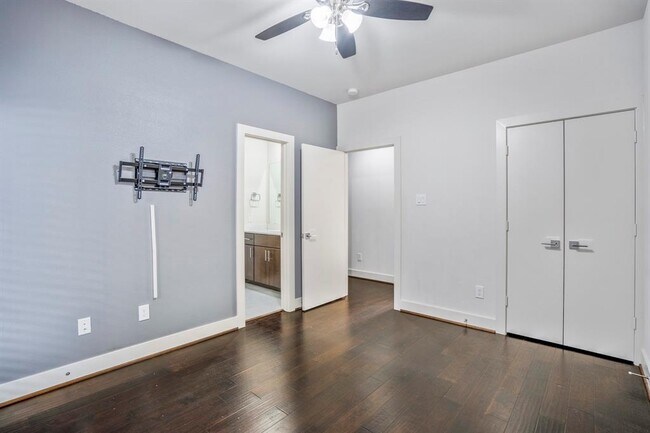 Foto del edificio - 3208 N MacGregor Way