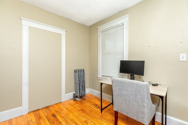 Building Photo - 67 Whitten St