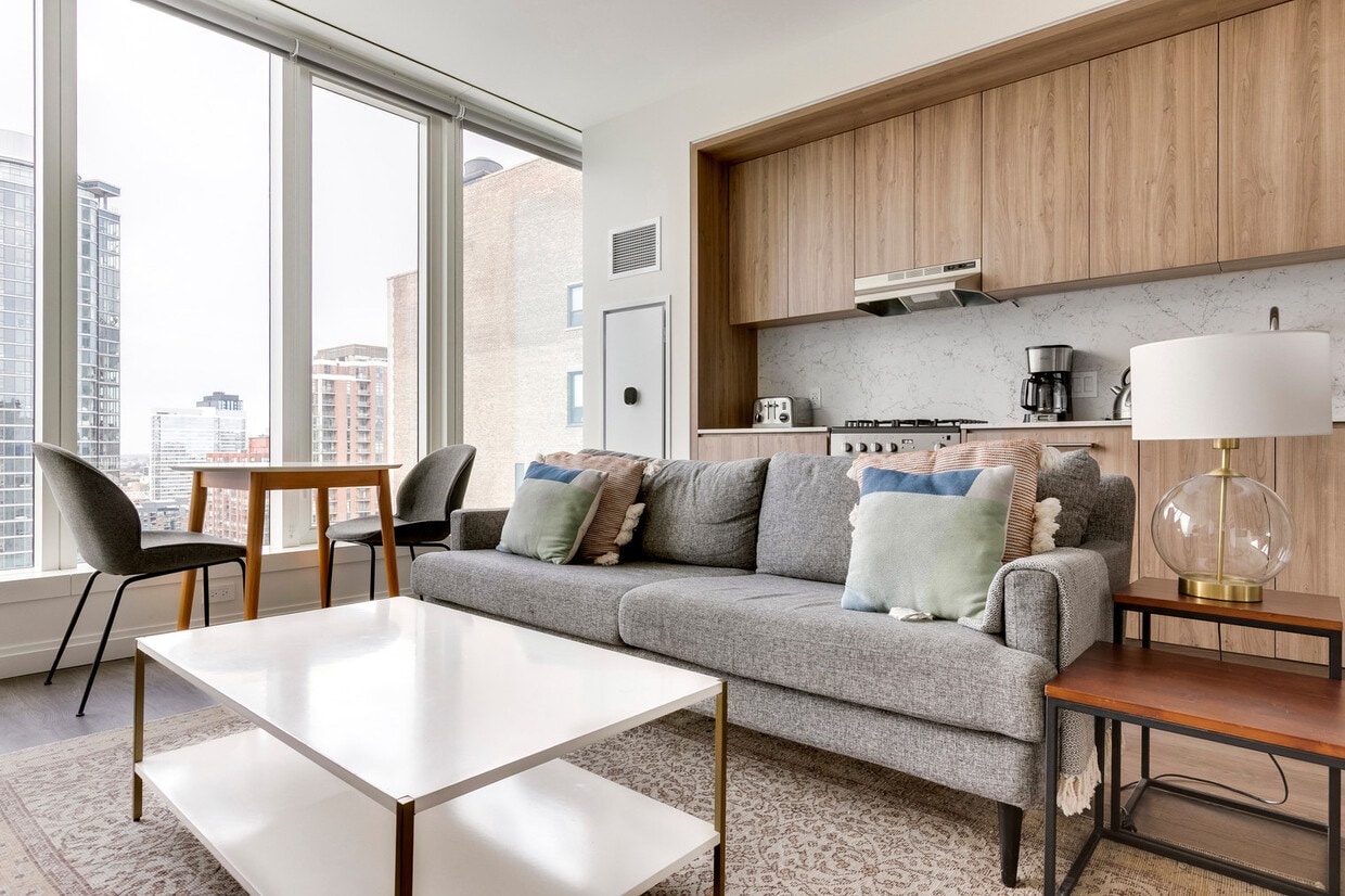 Primary Photo - 1000 S Michigan Ave