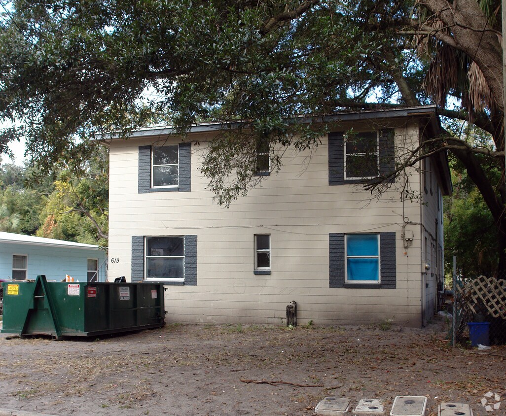 Building Photo - 619 17th St Ln