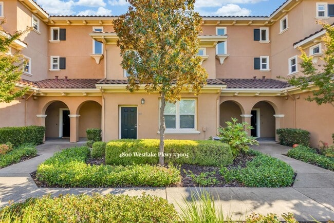 Building Photo - Coming Soon!  Great 2 bedroom/1.5 Bath in Westlake Villas!