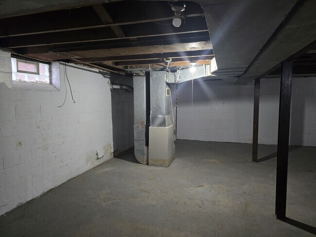 Foto del edificio - 15860 Fordham St