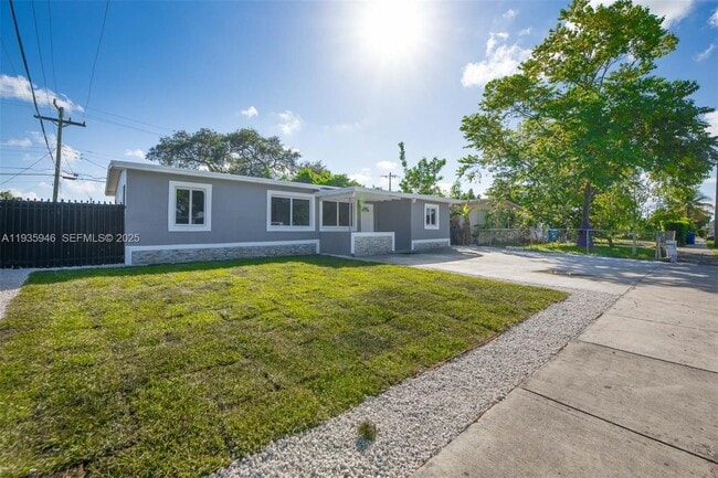 Building Photo - 3510 SW 39th St