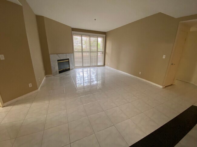 Sala de estar - 3969 Mahaila Ave
