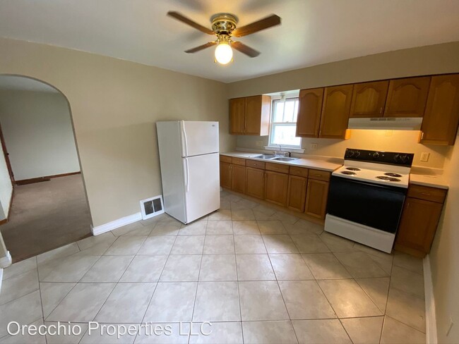 Building Photo - 2 br, 1 bath House - 313 Marland Heights Road