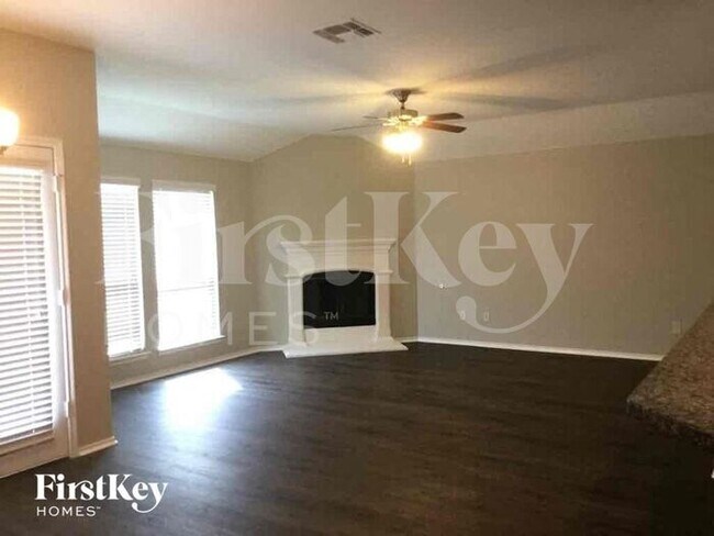 Building Photo - 1217 Lake Worth Trl