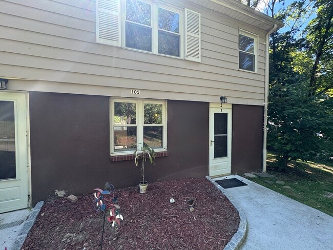 Front view Apt#2 - 105 Red Mill Rd