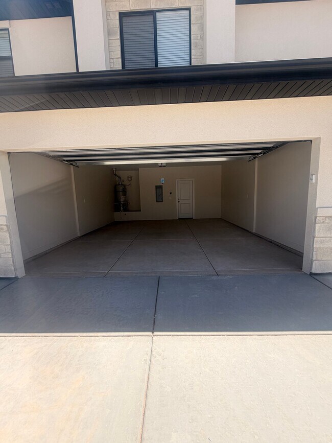 Building Photo - 51 S 4375 W