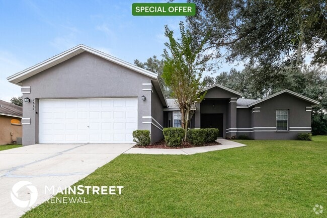 Building Photo - 2665 Green Valley Dr