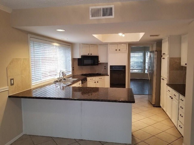 Building Photo - 9907 Gold Cup Way
