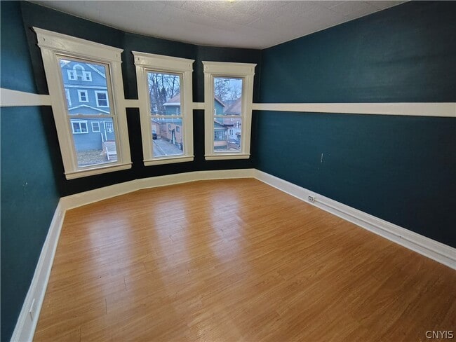 Foto del edificio - 147 E Matson Ave