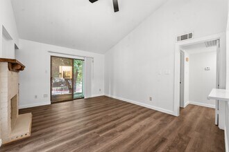 Building Photo - 3500 Tangle Brush Dr