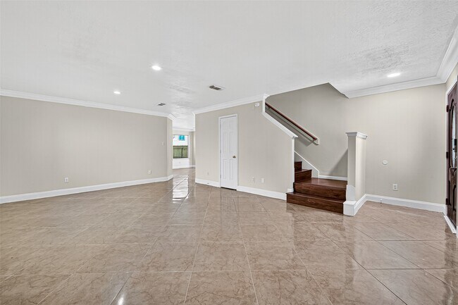 Building Photo - 2219 Mountshire Dr