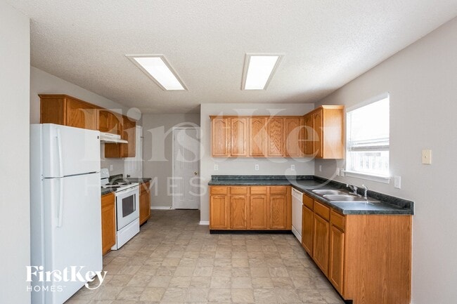 Foto del edificio - 10023 Sapphire Berry Ln