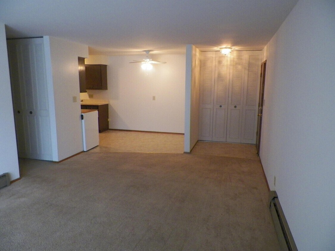 614 15th Pl Unit 61429, Kenosha, WI 53140 Room for Rent in Kenosha