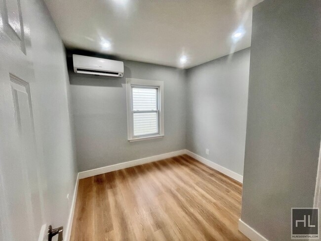 Building Photo - Woodland Ave, YONKERS