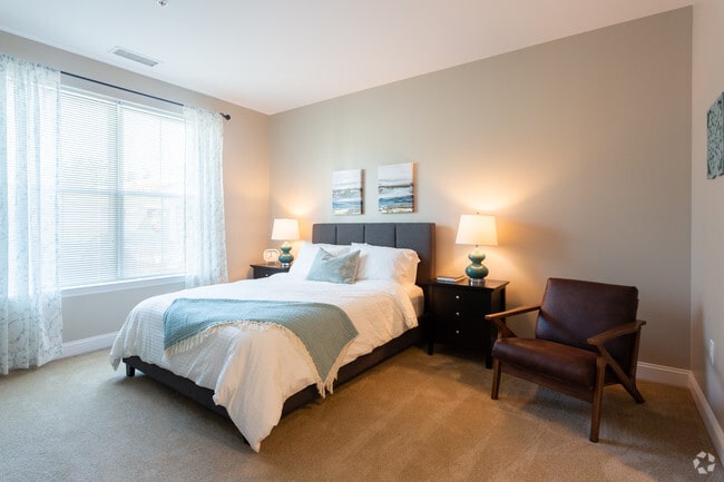 1BR, 1BA - 783 - The Kinloch