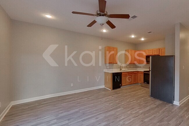 Building Photo - 10103 W 20th St Apt B