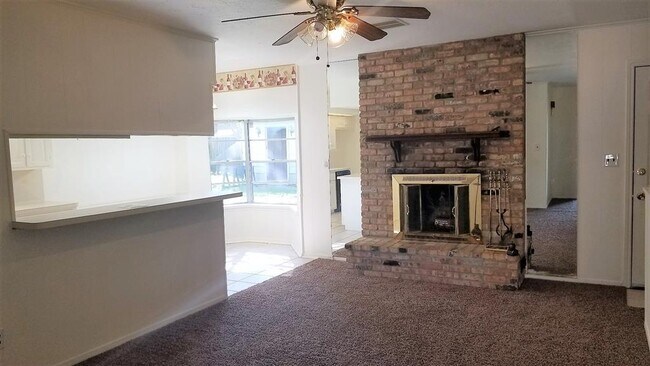 Foto del edificio - 6127 Birchmont Dr