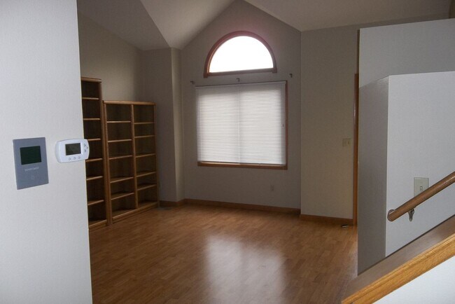 Building Photo - 3742 Benthaven St