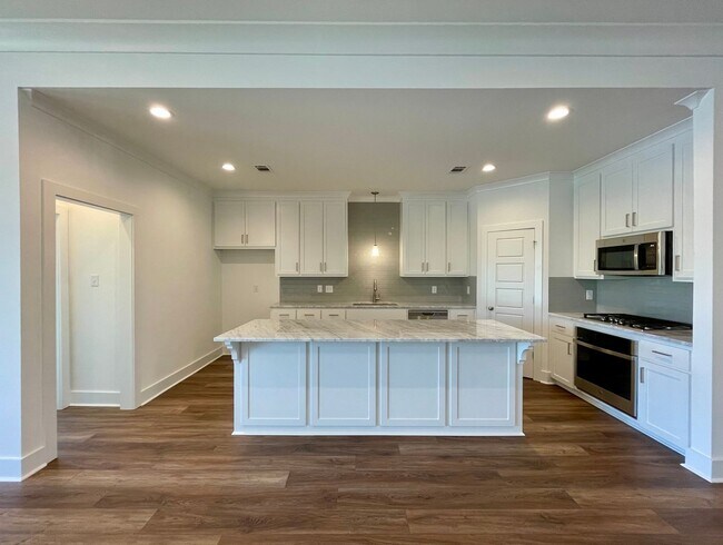 Building Photo - Waterfront home in Baton Rouge!