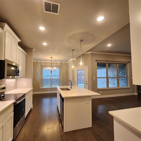 Building Photo - 136 Spring Run Dr