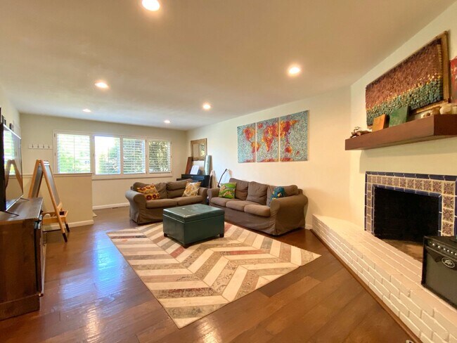 Building Photo - Convenient Central Napa 3 Bedrooms, 2 Bath...