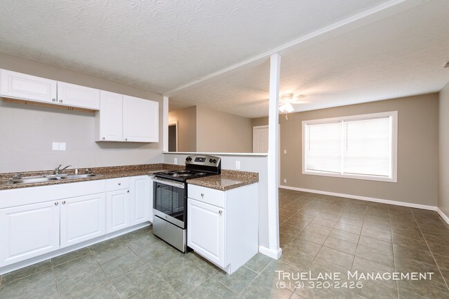 Building Photo - 2937 Hyannis Dr