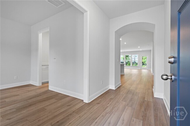 Foto del edificio - 147 Higginson Dr