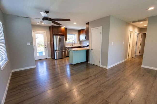 Building Photo - 4513 E Cervato St