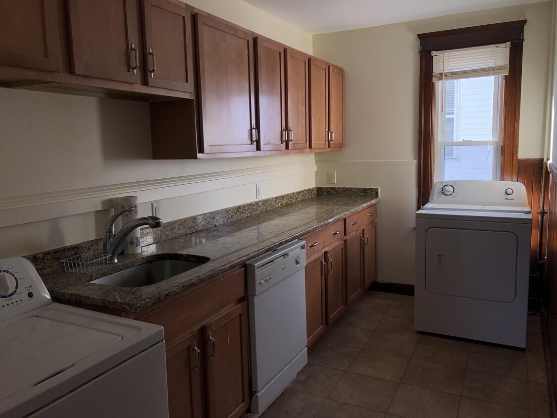 Primary Photo - 18 Acton St