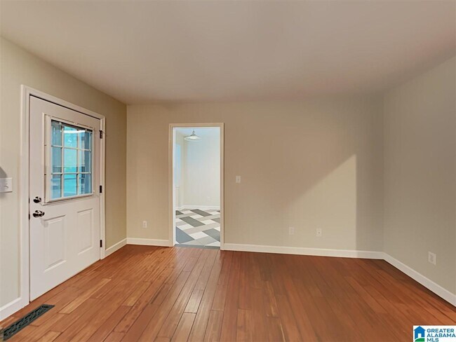 Building Photo - 547 Fultonbrook Dr