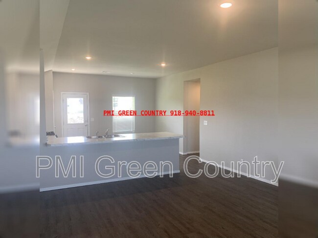 Building Photo - 1103 W Abilene Rd
