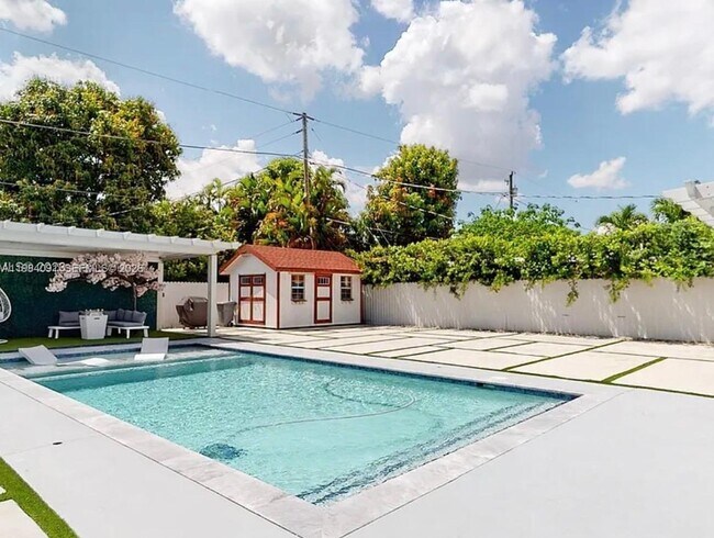 Foto del edificio - 1220 NW 37th Ave