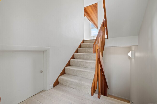 Foto del edificio - 70 Prospect Hill Rd