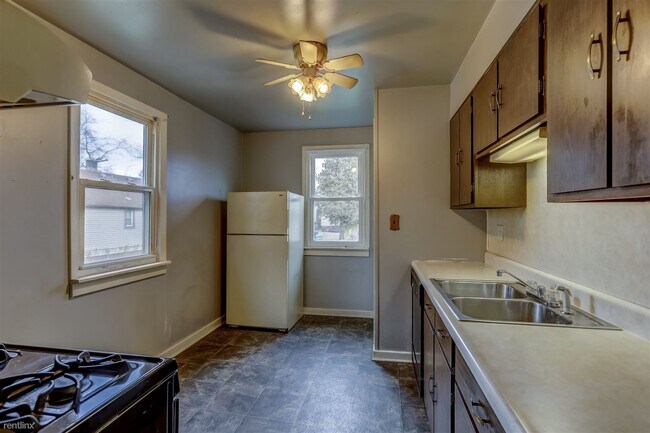 Foto del edificio - 2 br, 1 bath House - 47 Hill St