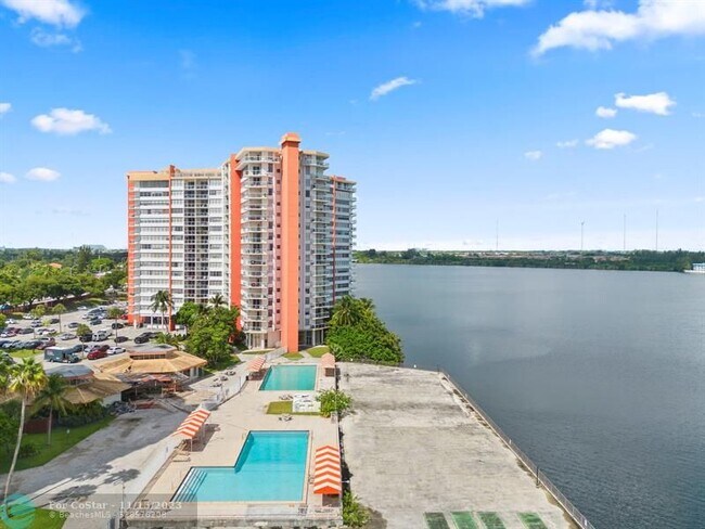 Foto del edificio - 1301 NE Miami Gardens Dr