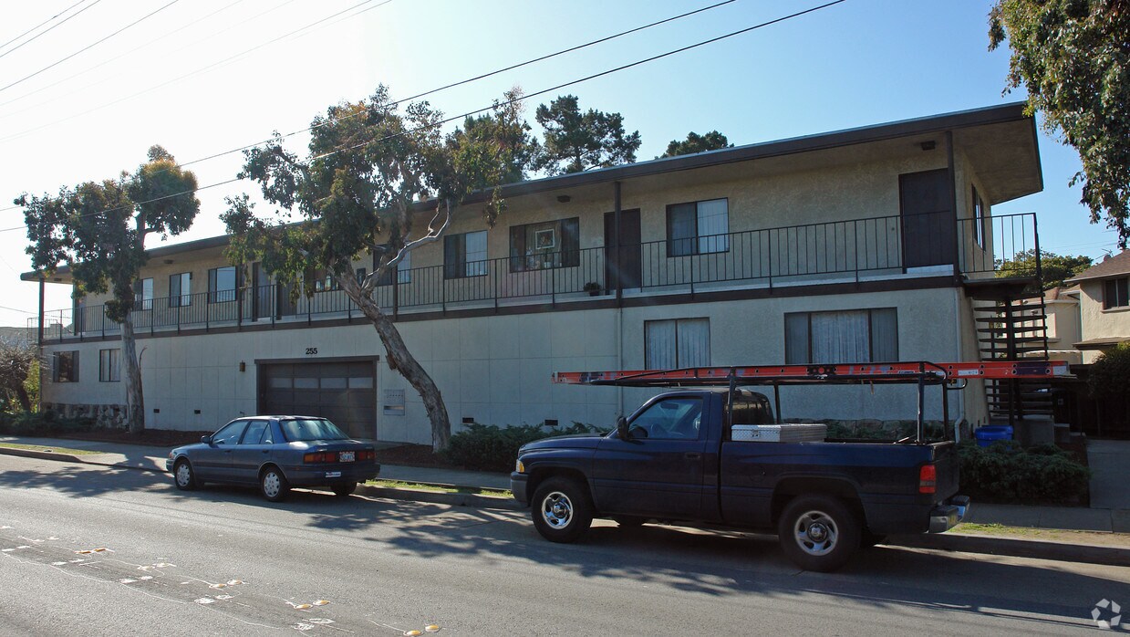 Primary Photo - 255 Rollins Rd