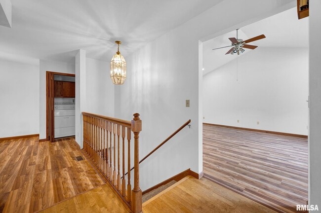Building Photo - 2321 W Pintura Ct