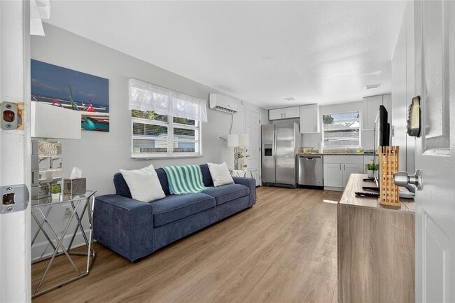 Building Photo - 4214 W Ohio Ave