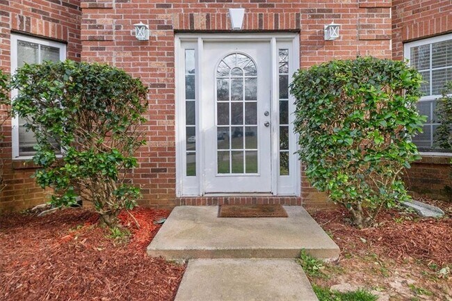 Building Photo - 504 Trotters Ln