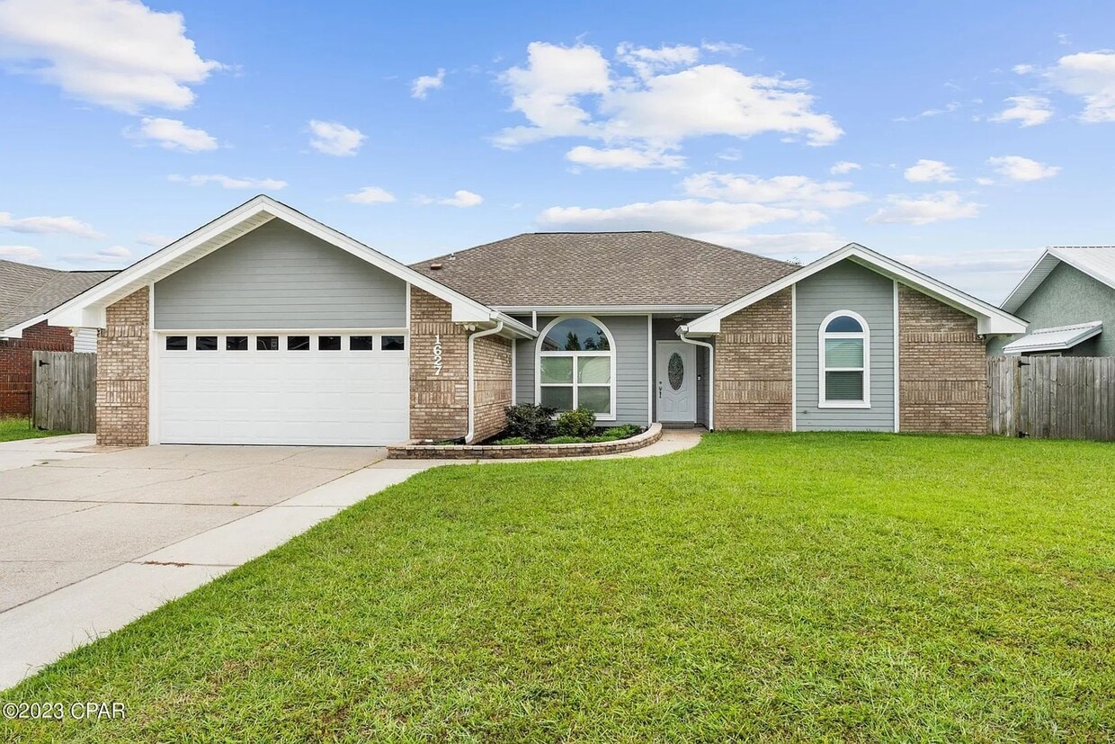 Primary Photo - Stunning 4B / 2Bth Lynn Haven, Florida